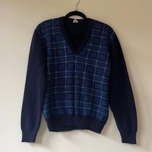 medium vintage blue v-neck sweater (made with 100% acrylic)
